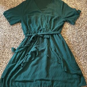 Green Casual Midi Sundress with Short Sleeves and V-Neck
